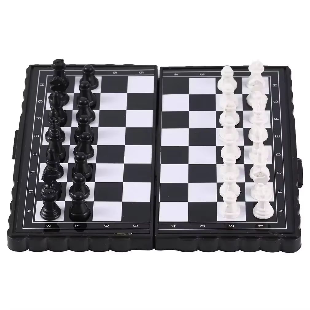 1Pc Mini Magnetic  Chess Set   - Board Game Ideas recensione e prezzo
