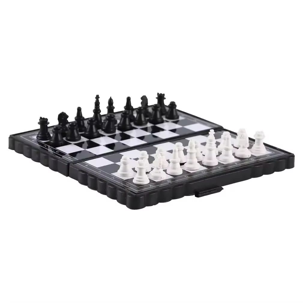 1Pc Mini Magnetic  Chess Set   - Board Game Ideas recensione e prezzo