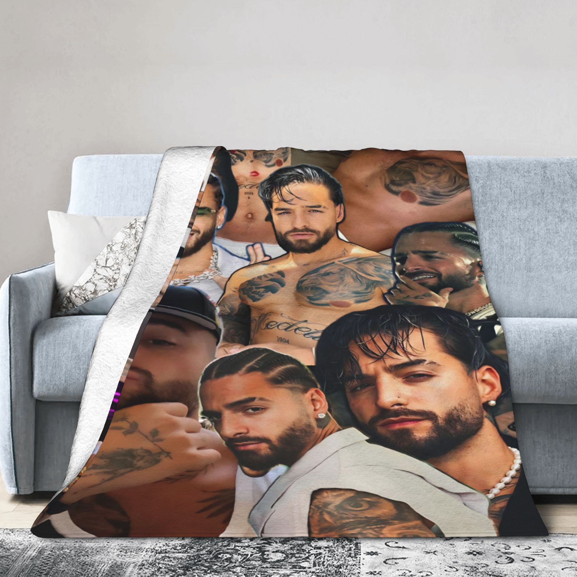 Maluma Colombian Singer Photo  - Board Game Halma recensione e prezzo